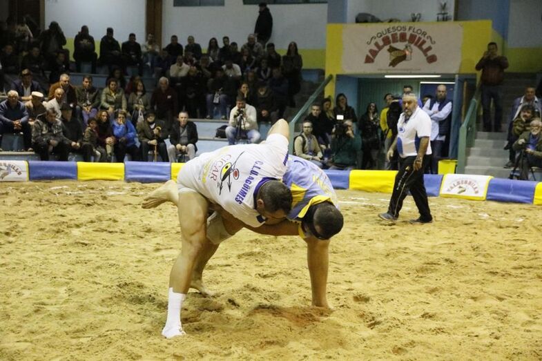 Medianito IV tumba a Arashai Tejera. Foto Pedro Reyes