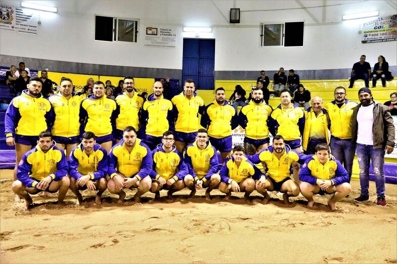 CL Roque Nublo en lucha corrida. Foto Pedro Reyes