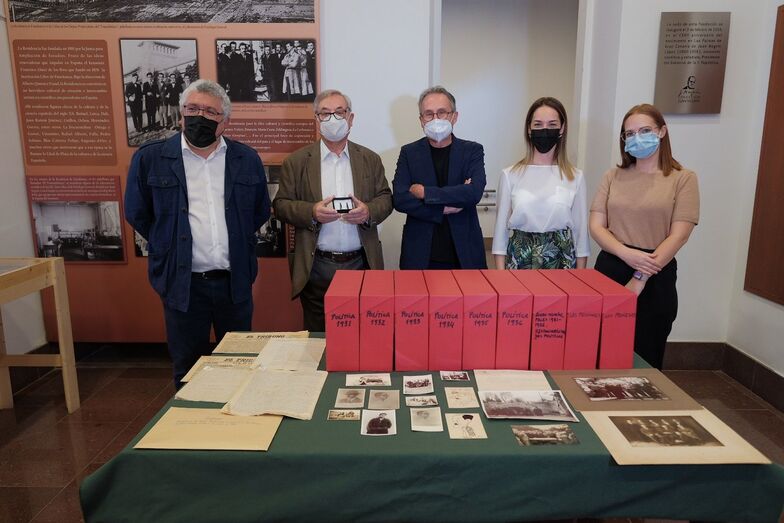 LAS PALMAS DE GRAN CANARIA. 25/06/21. Entrega del fondo digitalizado Nicolás Díaz-Saavedra por la Casa-Museo Tomás Morales a la Fundación Juan Negrín. 