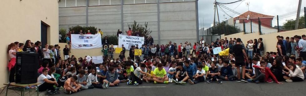 Acto por el pabellóndoramas Portada