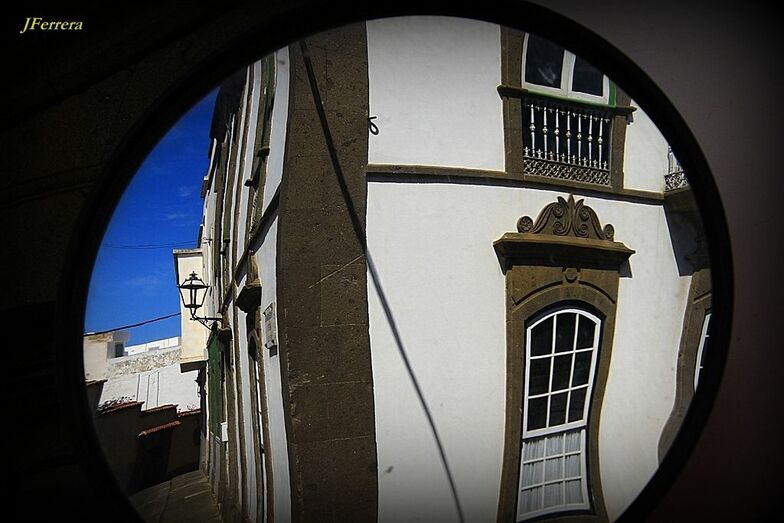 La esquina distorsionada