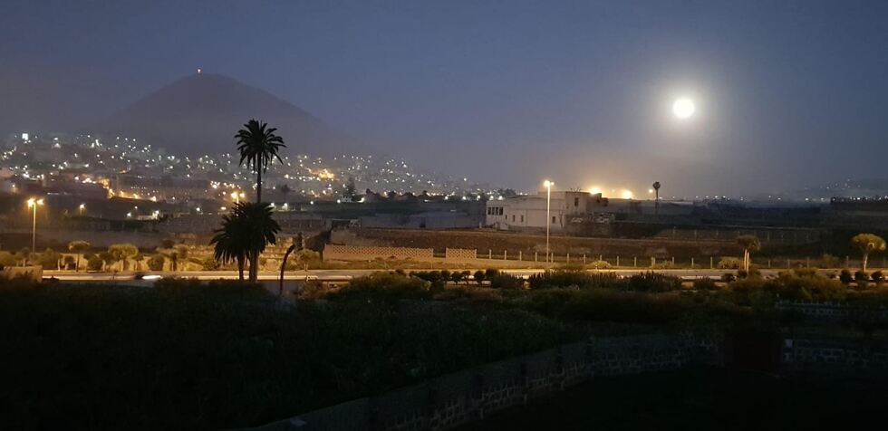 lalunalamontañaAntonio Manuel Del Río Martín