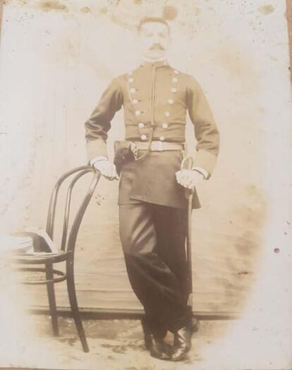 Retrato de Pedro Forteza Salía con el uniforme de Guardia Civil (Foto Familia Forteza Sánchez)