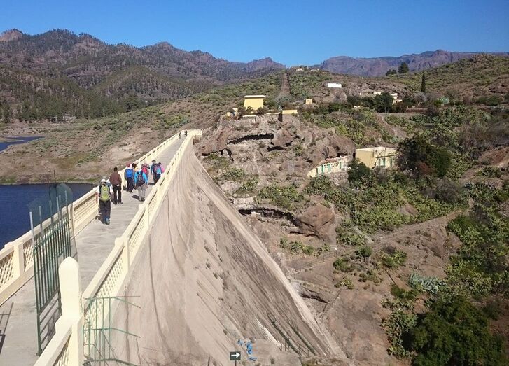 Senderistas culturales en la coronación de las Niñas