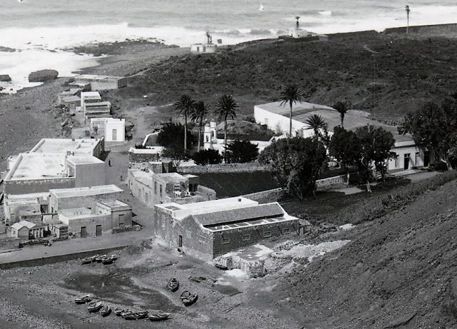 Las Nieves, años treinta del siglo XX, solo habían almacenes e infraviviendas de pescadores.