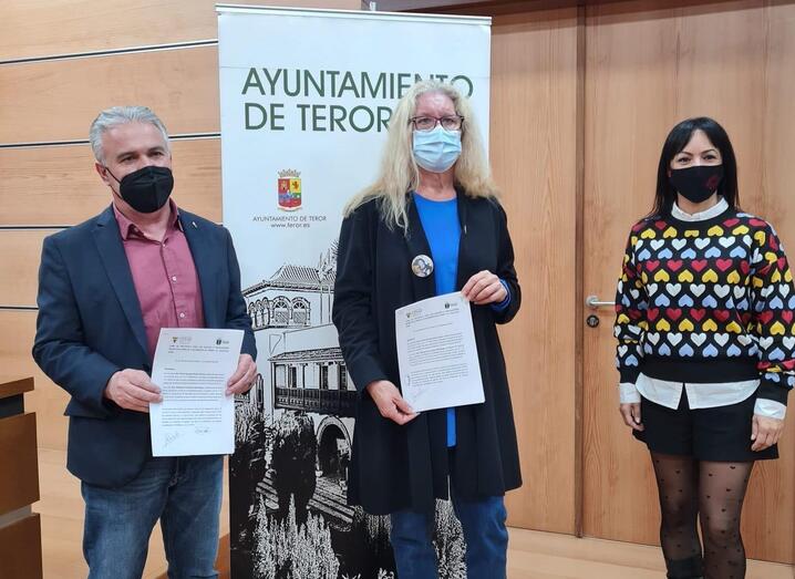 10 DEPORTES firma liga arcoiris