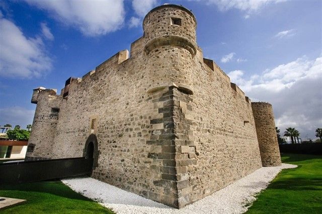 CASTILLO DE LA LUZ