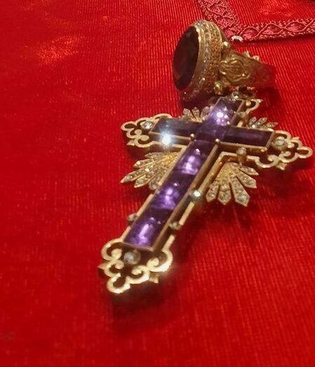 PECTORAL Y ANILLO DEL OBISPO CUETO